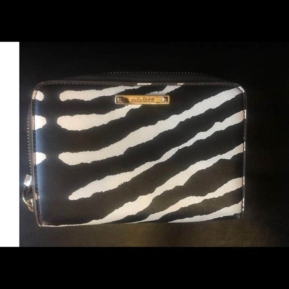 Stella & Dot Chelsea Tech Zebra Print. Vegan Leather Wallet